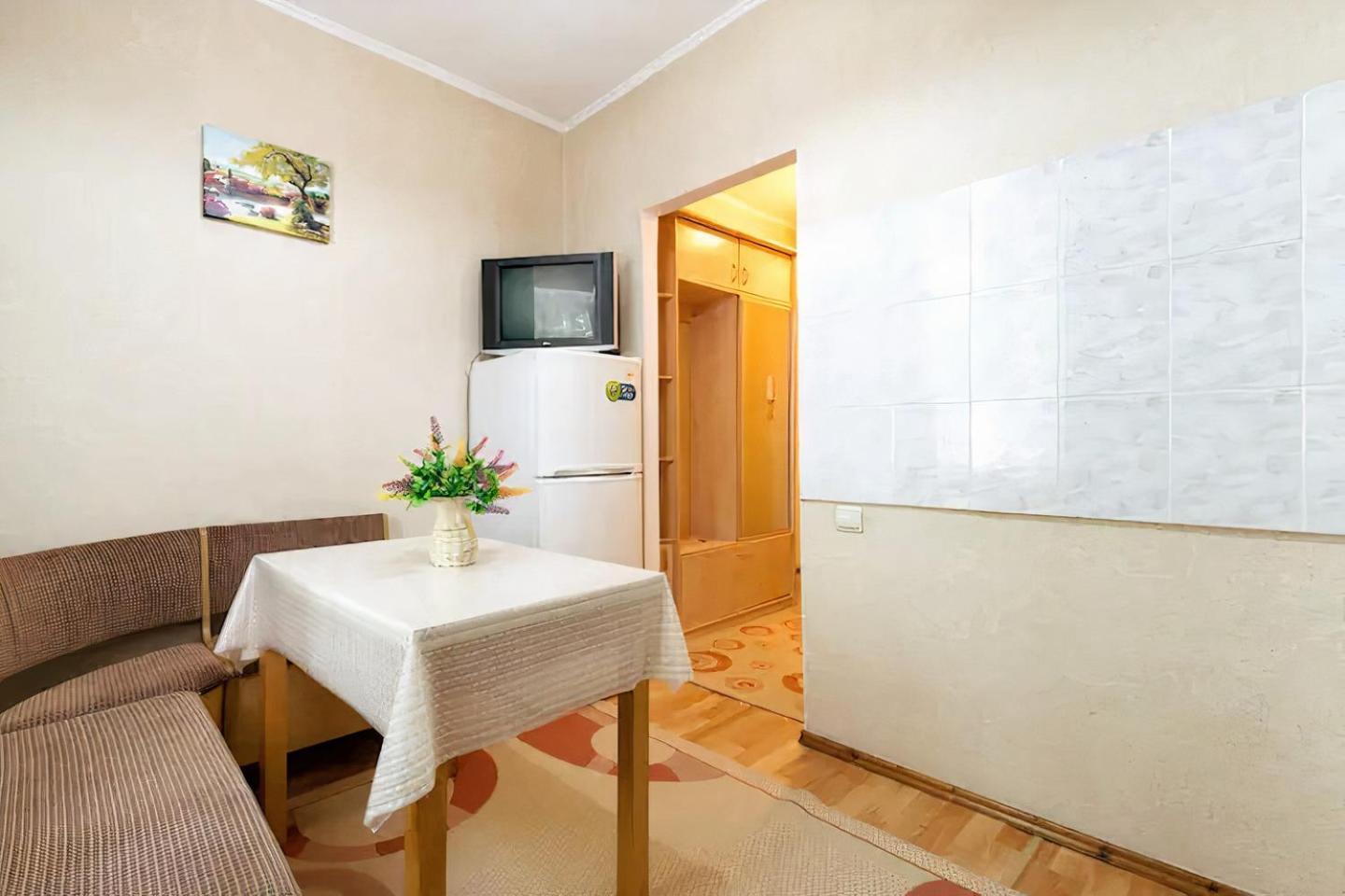 Nadezhda Apartments On Zhibek Zholy Avenue 33 Alma-Ata Exteriör bild