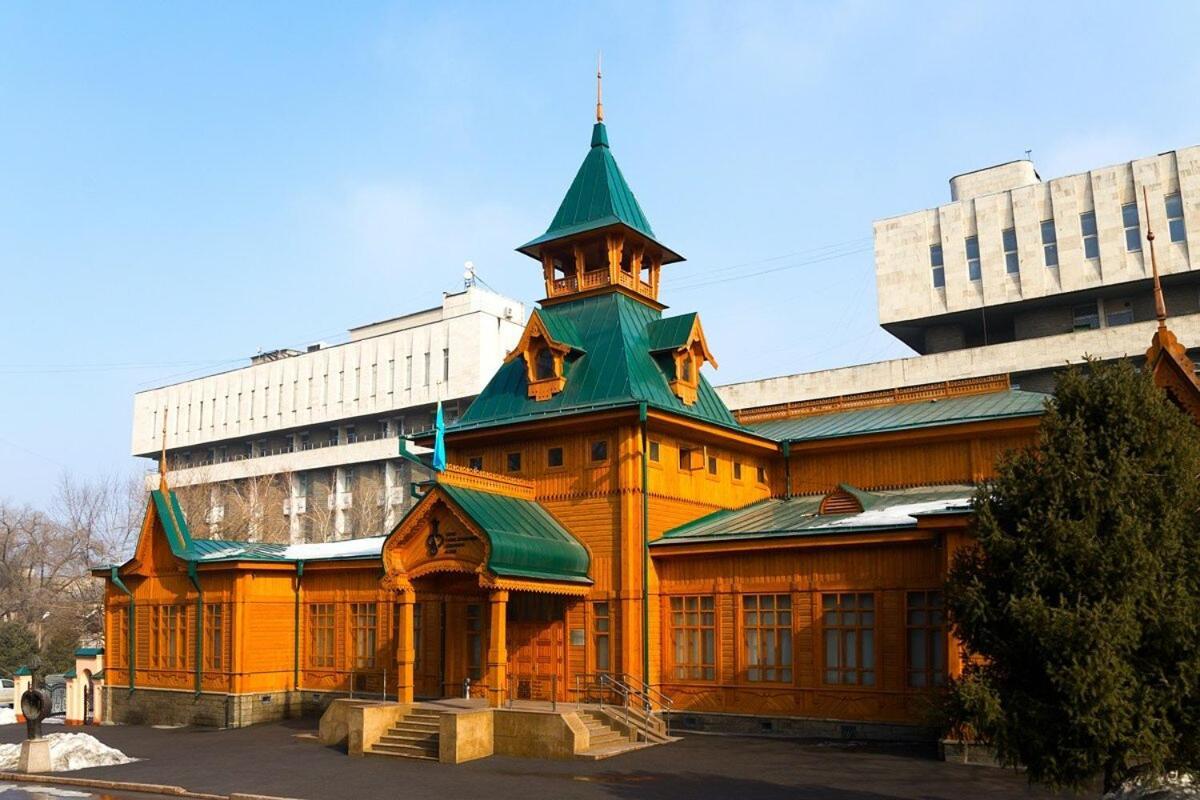 Nadezhda Apartments On Zhibek Zholy Avenue 33 Alma-Ata Exteriör bild
