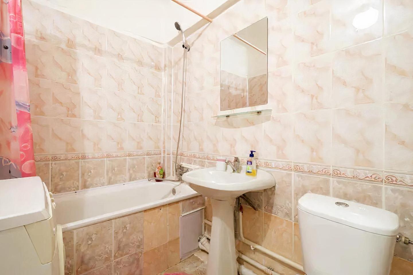 Nadezhda Apartments On Zhibek Zholy Avenue 33 Alma-Ata Exteriör bild