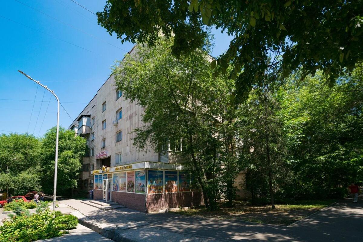 Nadezhda Apartments On Zhibek Zholy Avenue 33 Alma-Ata Exteriör bild